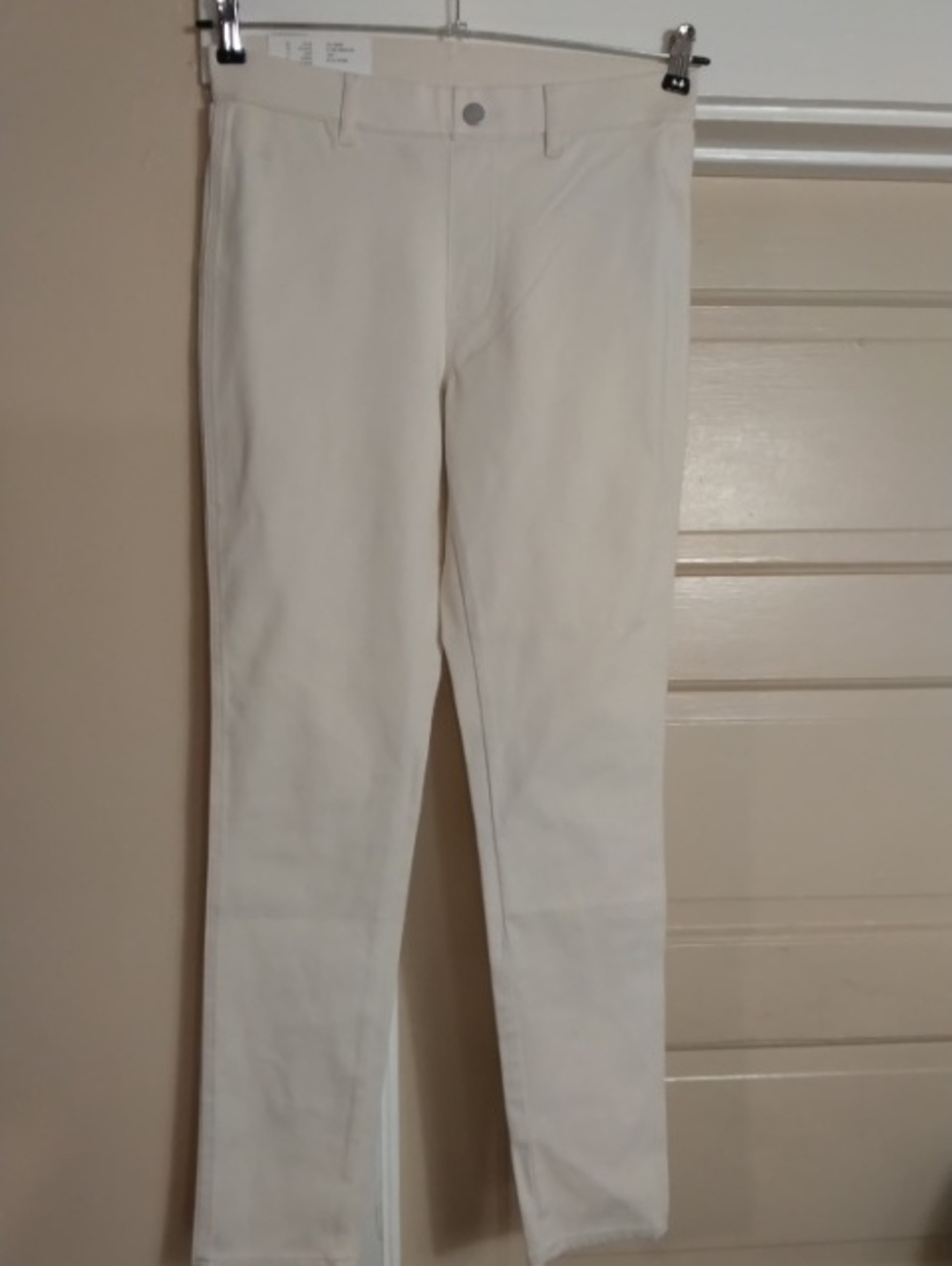 Uniqlo Women’s Slim Skinny Jeans in White